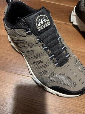 Skechers Men's Outdoor Sportswear Olive and Black Trail Sneakers